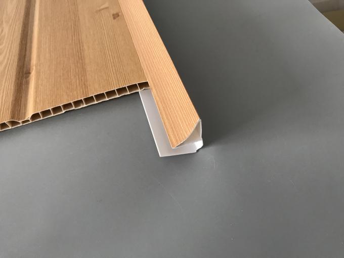 profili dell'estrusione del PVC laminati legno di 5.95m per smontaggio conveniente industriale