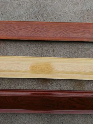 Zoccolo per bagno in PVC ignifugo e durevole, ecologico