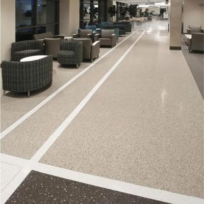 Colorato rivestimento di sabbia epossidica Pavimento a effetto marmo economico Pavimento in resina epossidica per casa Vernice per pavimenti auto-nivelazione colore sabbia buona scelta per pavimenti GYM