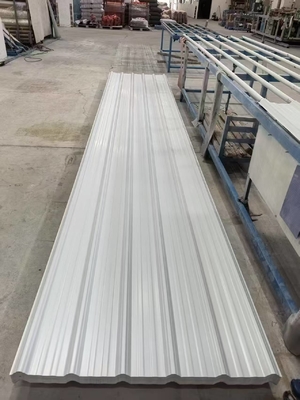 T1130 lamiera grecata per tetto in UPVC colore bianco lastre per tetti multistrato in UPVC durevoli tetto in plastica UPVC ecologico fornitore di pannelli per tetti ondulati