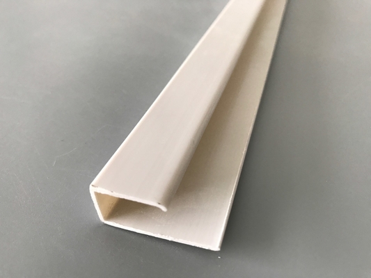 L'estrusione flessibile del PVC di stile di U profila il Jointer del PVC una lunghezza dei 5,95 tester