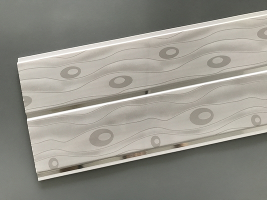 Installazioni facile impermeabile 25cm * 7mm *5.95m dei pannelli di parete di multi funzione