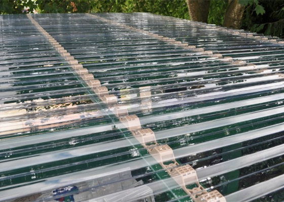 Strati ondulati trasparenti del policarbonato per coperture del tetto spessore di 1mm - di 0,8